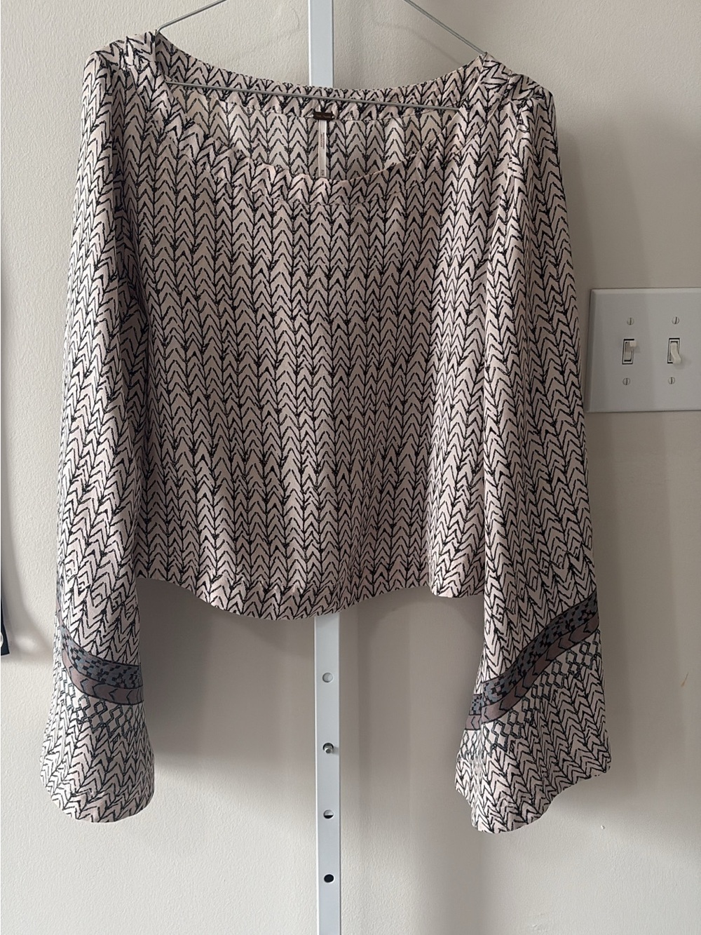 Free People Cream Knit Bell Sleeve Crop Sweater - Picture 2 of 2